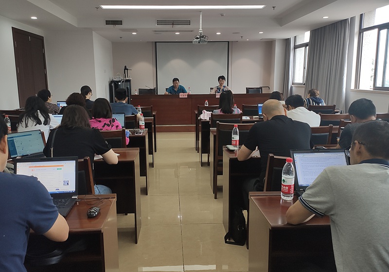 市药品监测中心开展医疗器械不良事件个例报告审核规范培训_副本.jpg